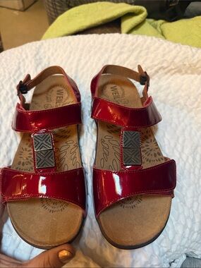 orthaheel Red Patent Adjustable Women's Sandals NWOT